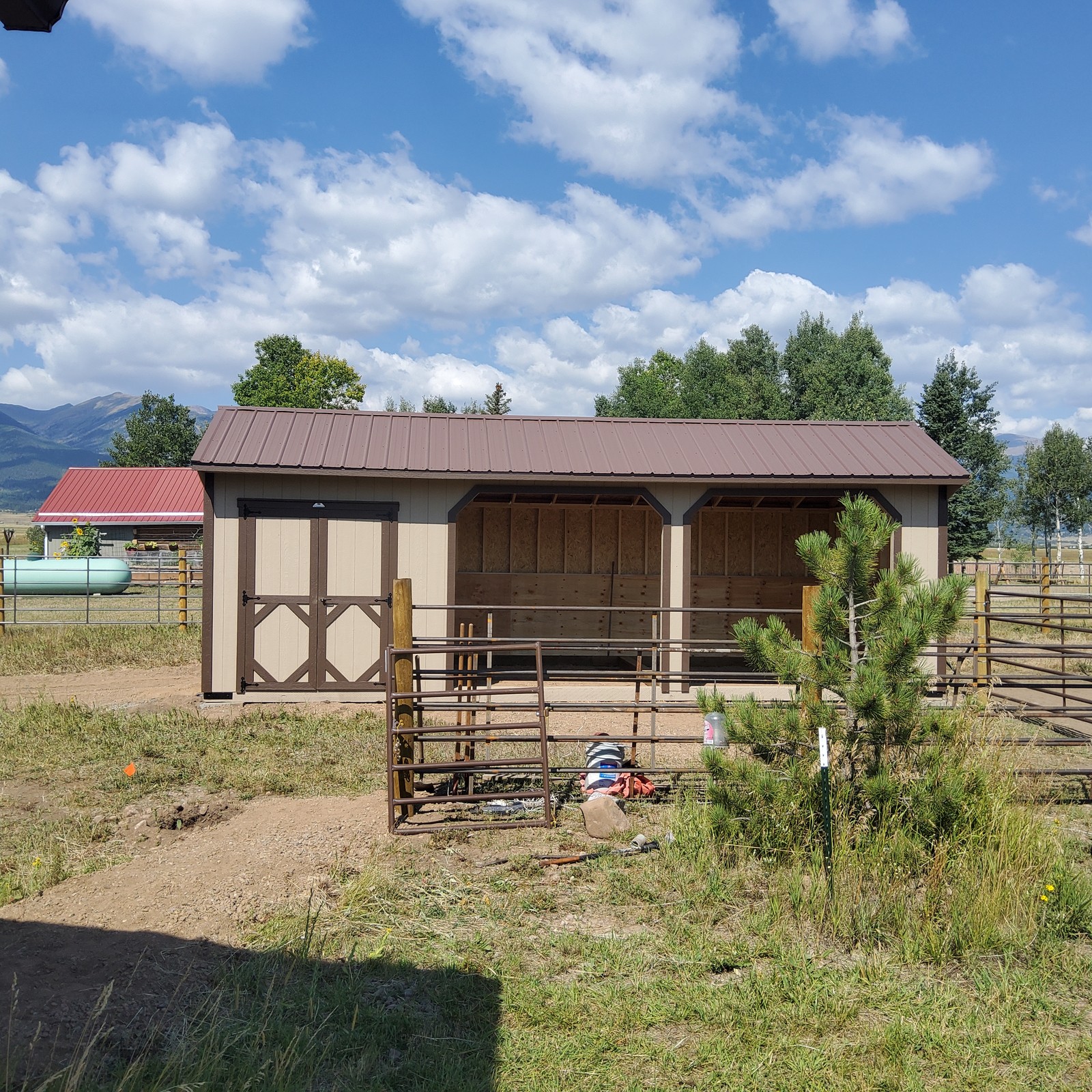 Loafing shed run-in horse shelter delivered to a small acreage homestead in Colorado