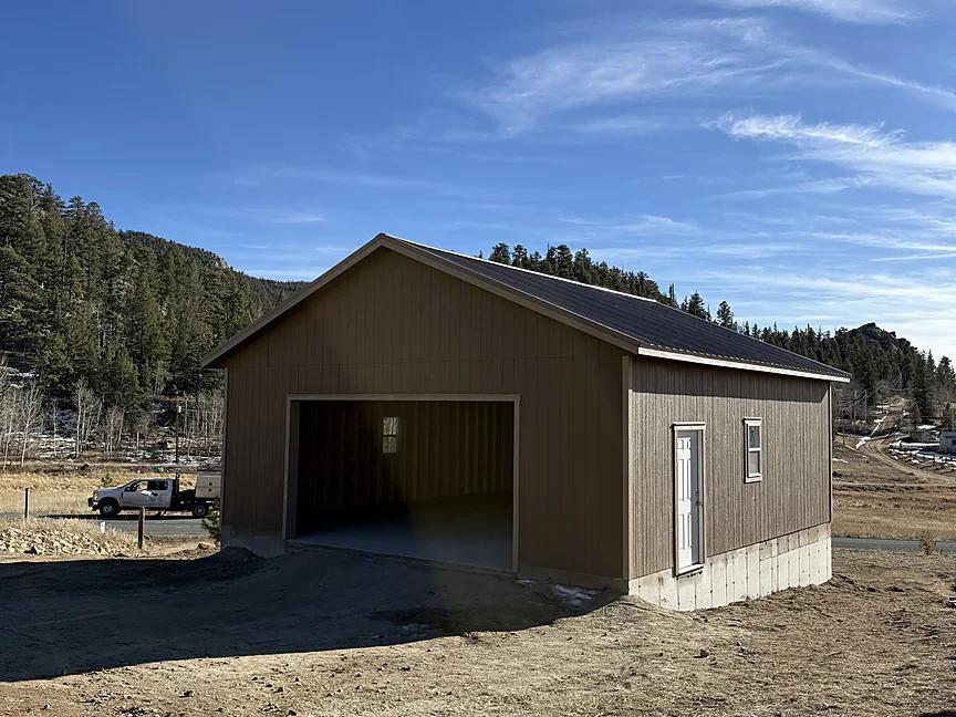 Two car garage delivered and installed in Colorado — build 10