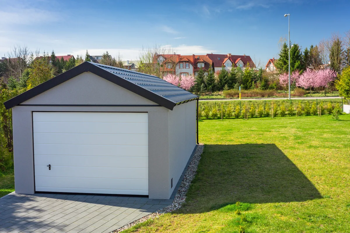 LEARN MORE ABOUT CUSTOM DETACHED GARAGES